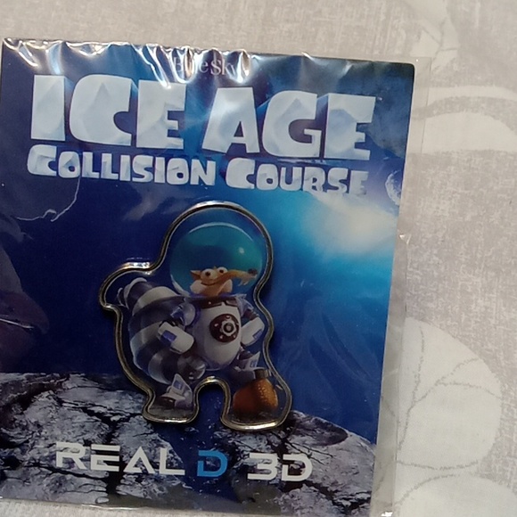 Accessories - Ice Age Collision Course Pin